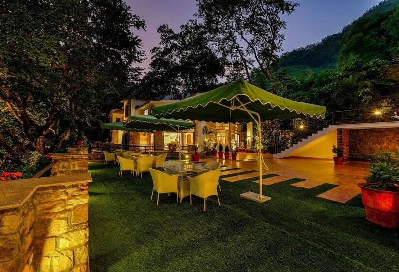 בית מלון כפרי Summit By The Ganges Beach Resort & Spa