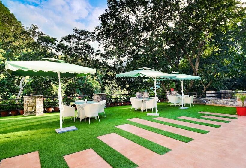 בית מלון כפרי Summit By The Ganges Beach Resort & Spa