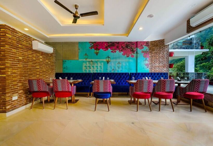 בית מלון כפרי Summit By The Ganges Beach Resort & Spa