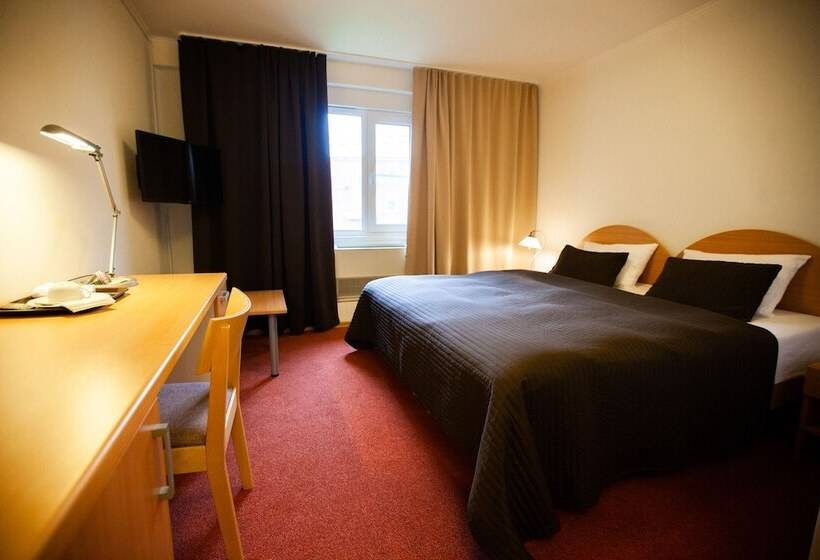 هتل Swedish Village