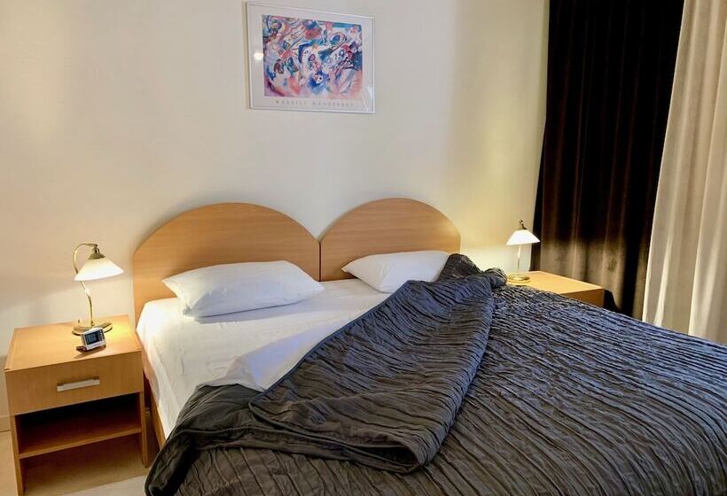 هتل Swedish Village