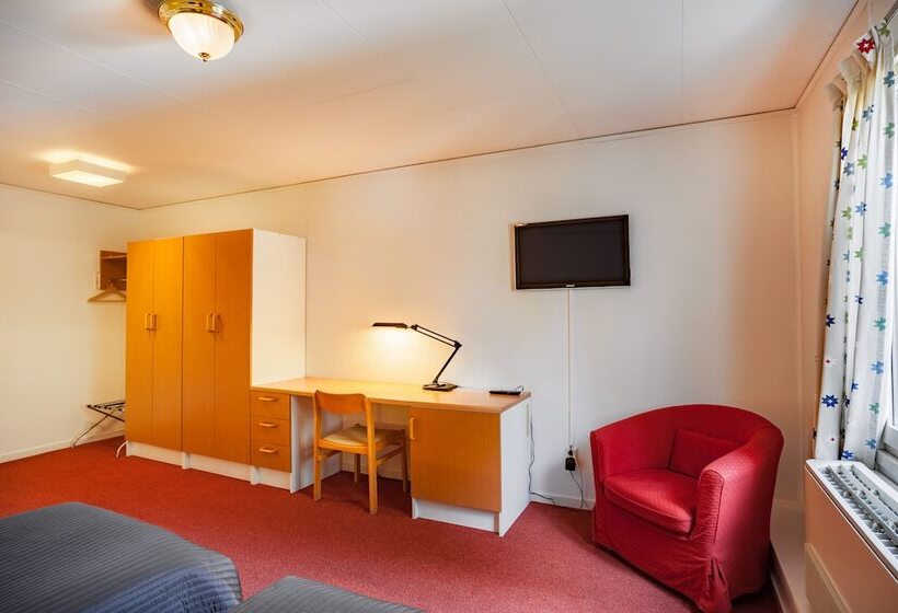 هتل Swedish Village