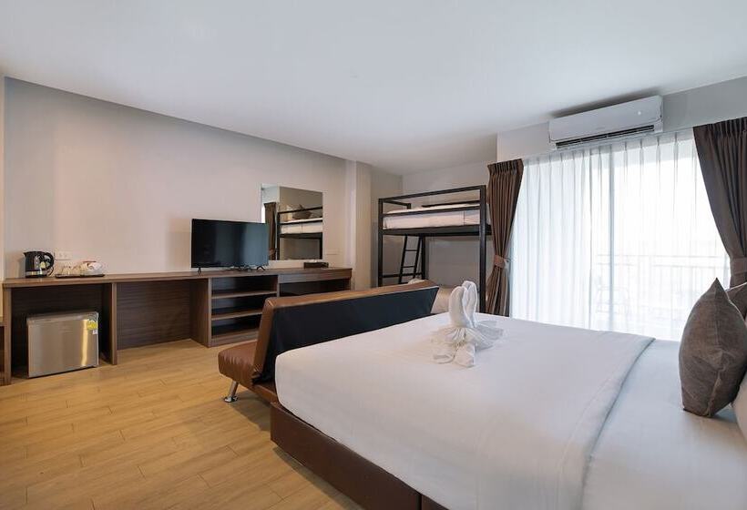 ホテル The Bell Airport Phuket