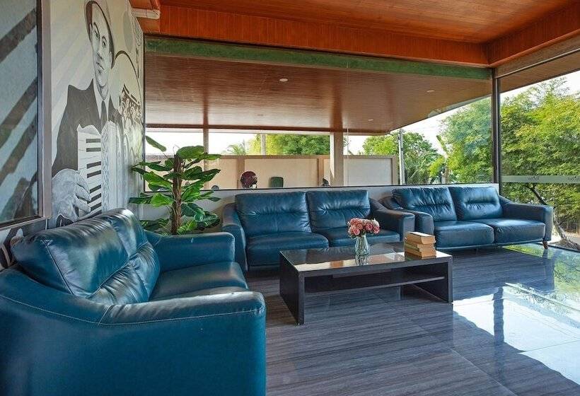 ホテル The Bell Airport Phuket