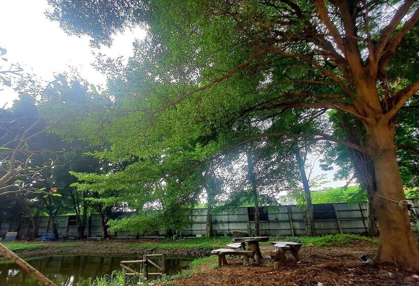 호텔 The Park Bangyai Residence