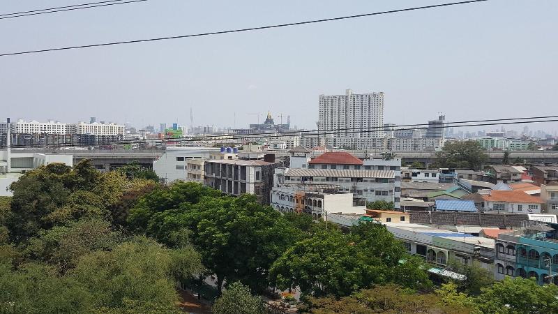 Livotel Express Hotel Bang Kruai Nonthaburi No Parking