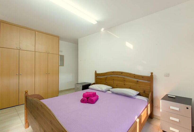 ペンション Acticon Rooms Larnaca