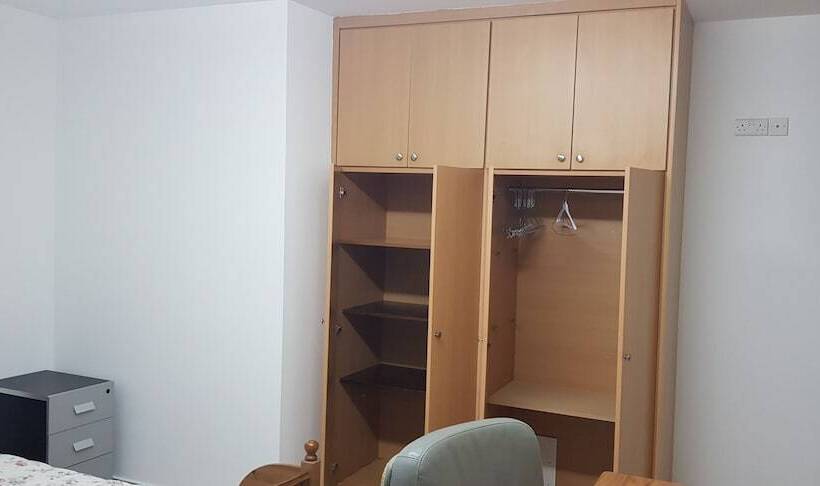 ペンション Acticon Rooms Larnaca