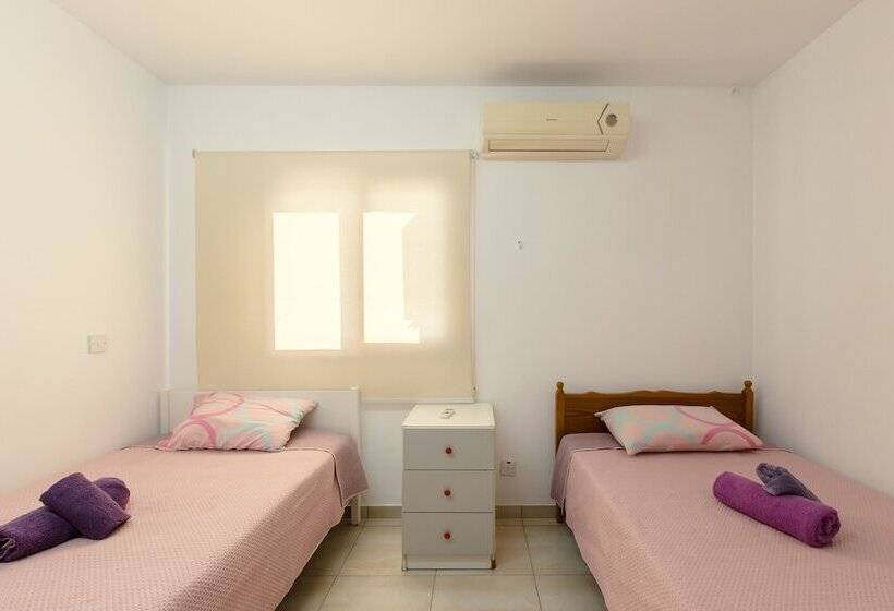 ペンション Acticon Rooms Larnaca