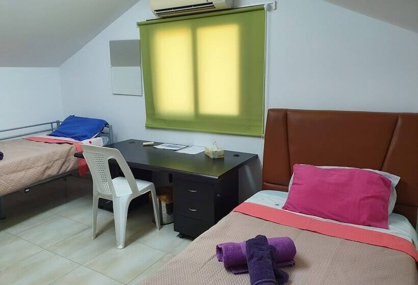 ペンション Acticon Rooms Larnaca