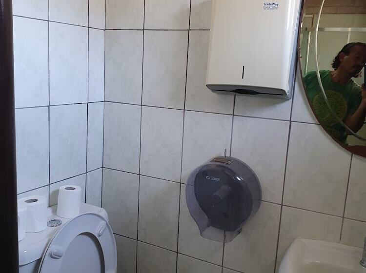 ペンション Acticon Rooms Larnaca