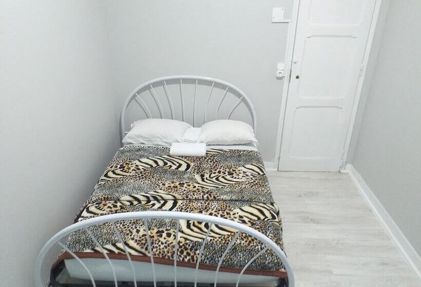 ペンション Come Inn Costa Caparica