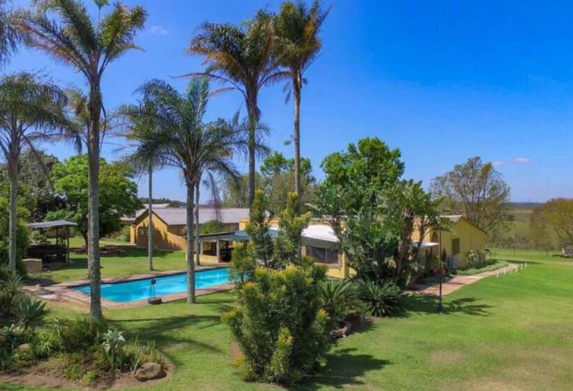 פנסיון Emoyeni Country Lodge