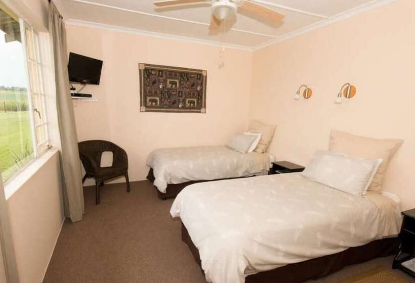 بنسيون Emoyeni Country Lodge