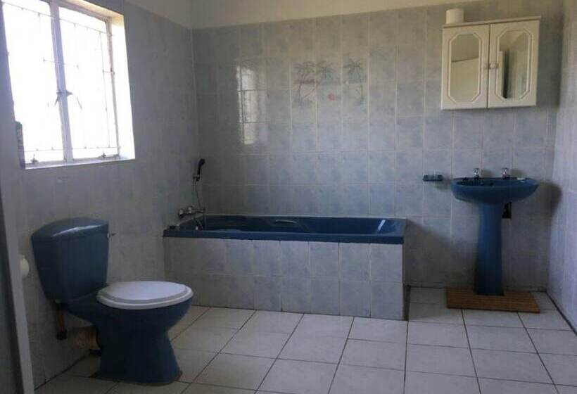 بنسيون Emoyeni Country Lodge