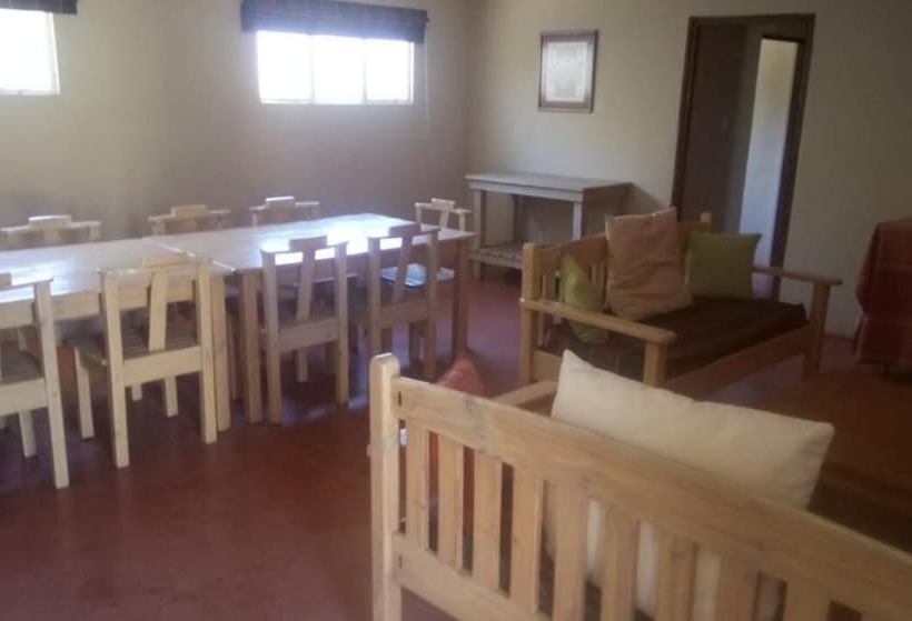 פנסיון Emoyeni Country Lodge