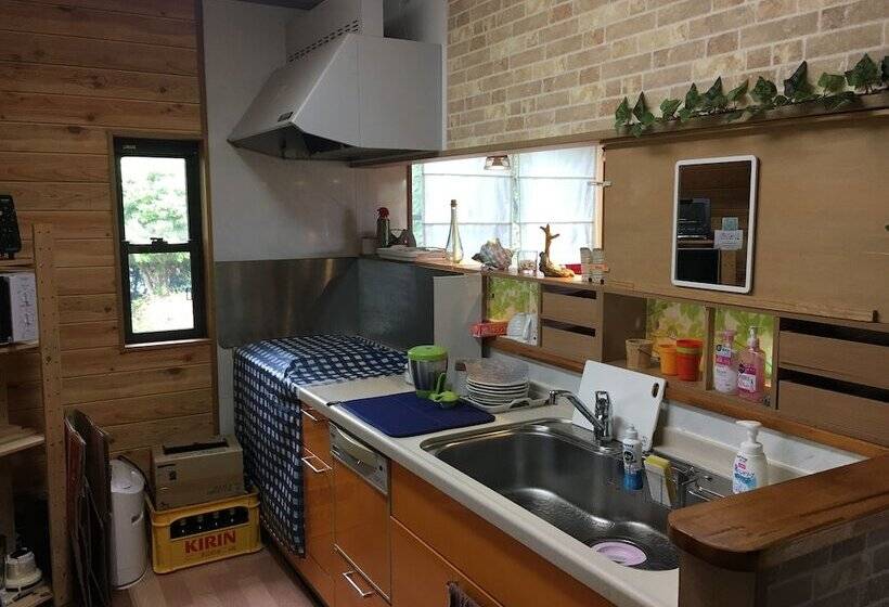 بنسيون Heartland House   Female Or Couple Only