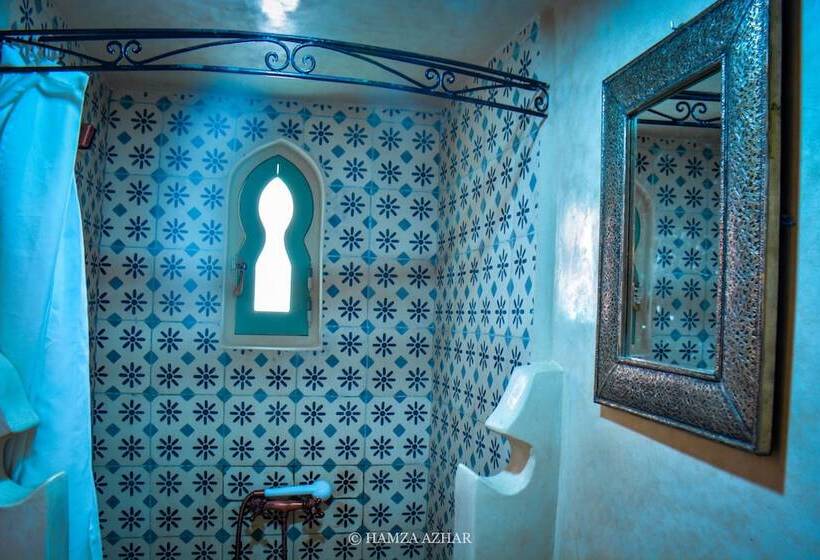 پانسیون Honeysunckle