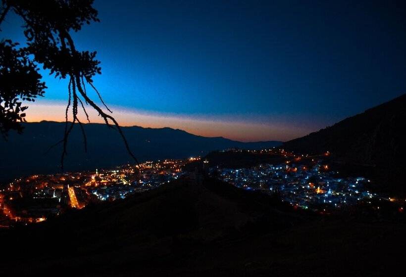 پانسیون Honeysunckle