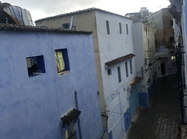 پانسیون Honeysunckle