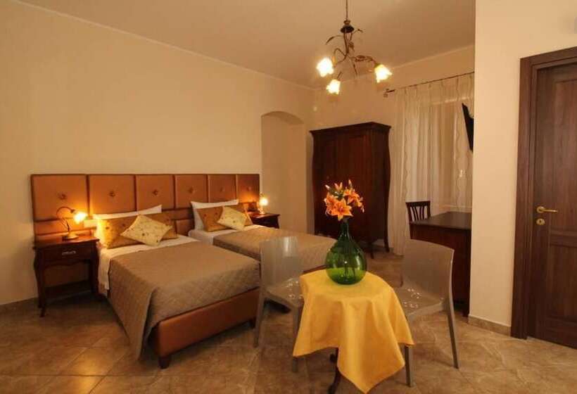 פנסיון Palazzo 1892 Guest House