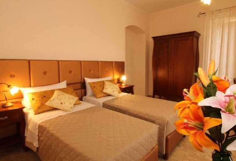 פנסיון Palazzo 1892 Guest House