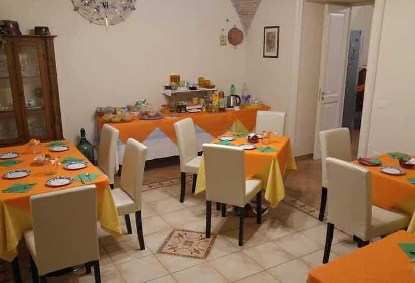 פנסיון Palazzo 1892 Guest House