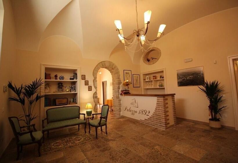 פנסיון Palazzo 1892 Guest House