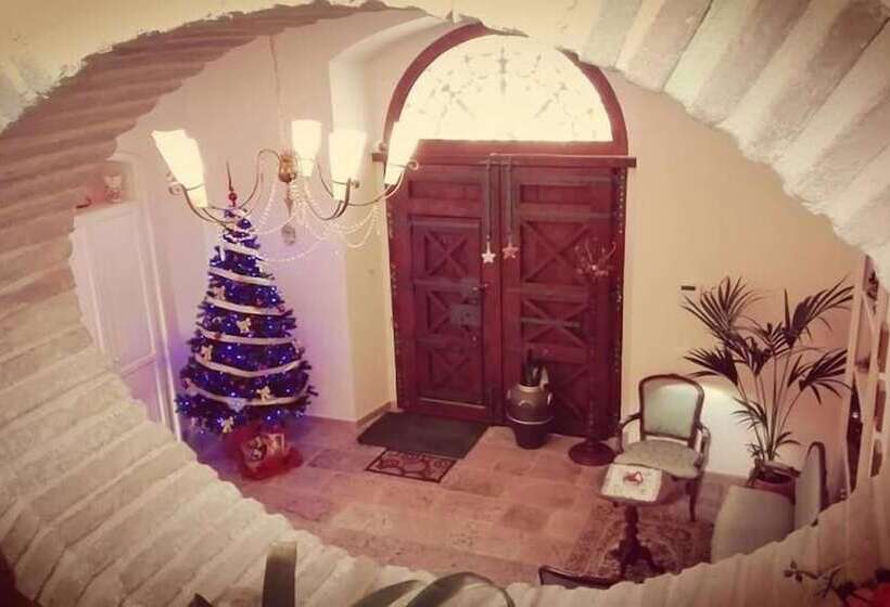 פנסיון Palazzo 1892 Guest House