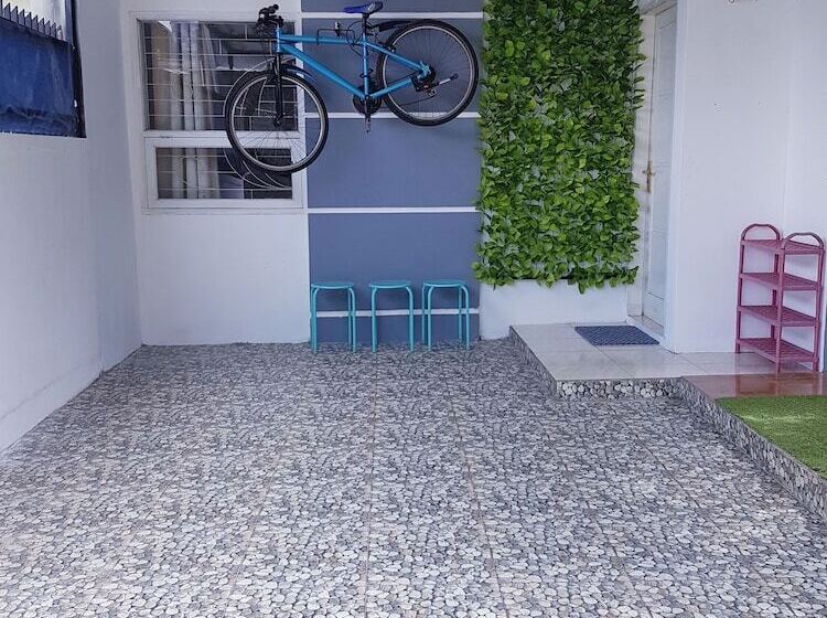 ペンション Panda Homestay