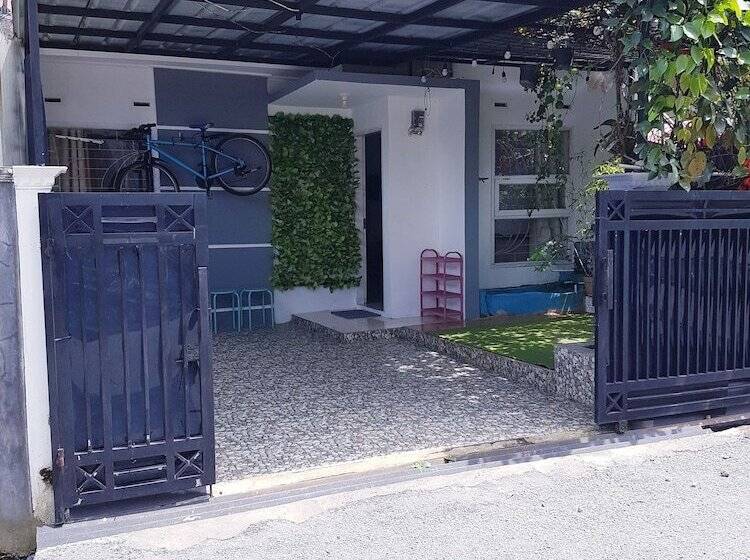 ペンション Panda Homestay