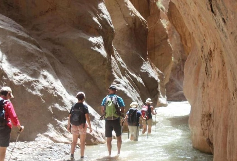 بنسيون Riad Berbèber Boutaghrar