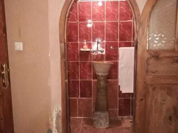 بنسيون Riad Berbèber Boutaghrar