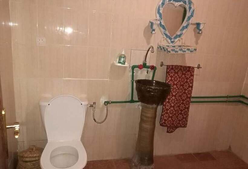 بنسيون Riad Berbèber Boutaghrar