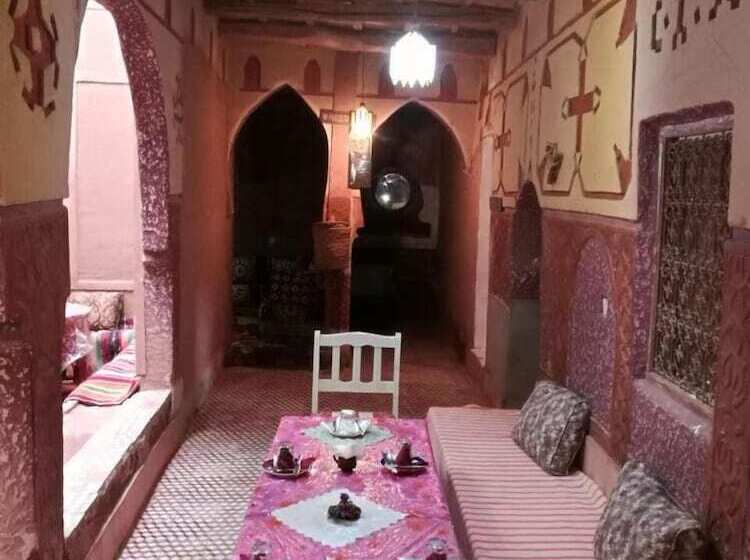 بنسيون Riad Berbèber Boutaghrar