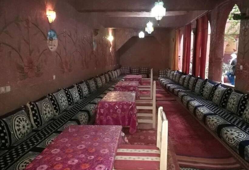 بنسيون Riad Berbèber Boutaghrar