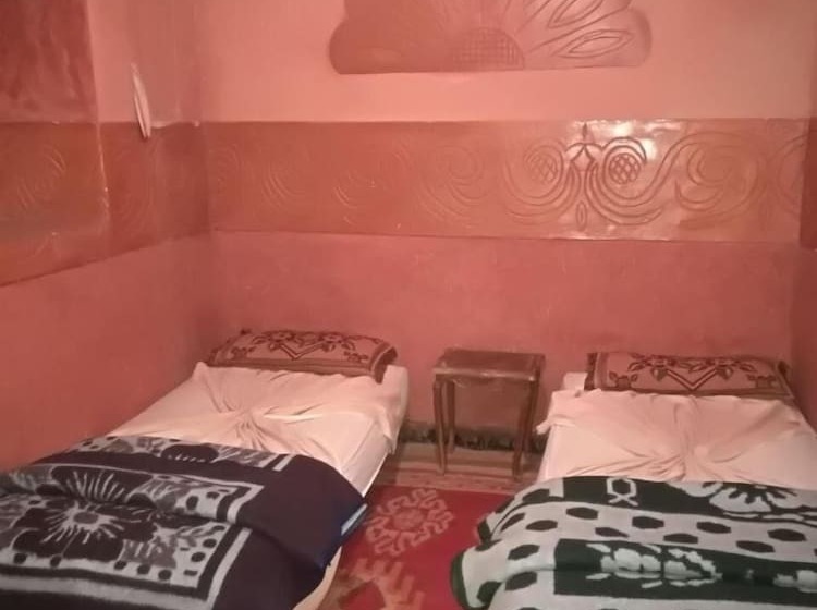 بنسيون Riad Berbèber Boutaghrar