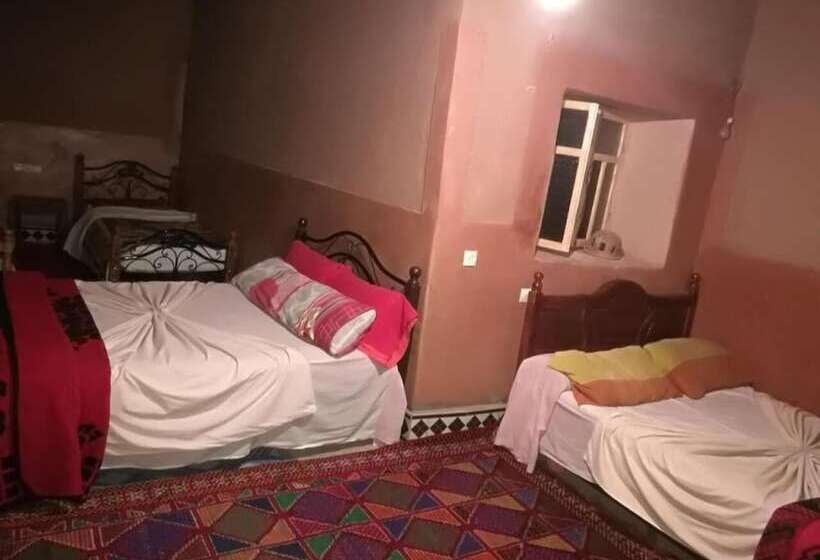 بنسيون Riad Berbèber Boutaghrar