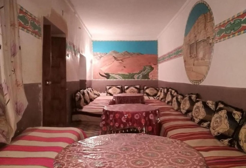 بنسيون Riad Berbèber Boutaghrar