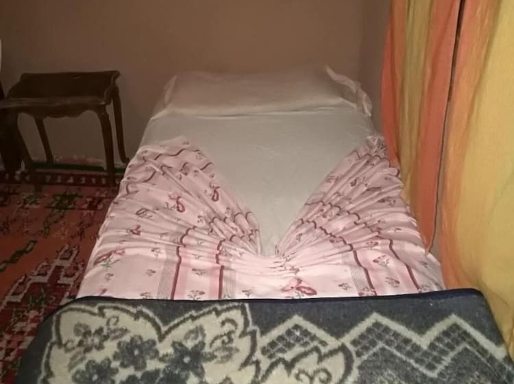 بنسيون Riad Berbèber Boutaghrar