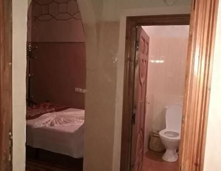 بنسيون Riad Berbèber Boutaghrar