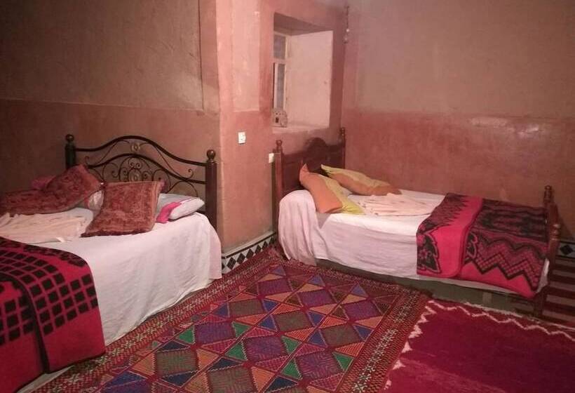 بنسيون Riad Berbèber Boutaghrar