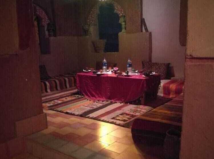 بنسيون Riad Berbèber Boutaghrar