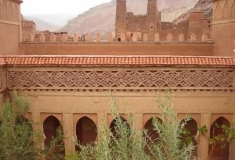 بنسيون Riad Berbèber Boutaghrar