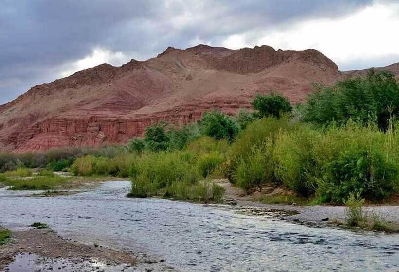 بنسيون Riad Berbèber Boutaghrar