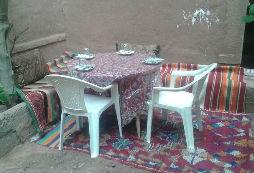 بنسيون Riad Berbèber Boutaghrar