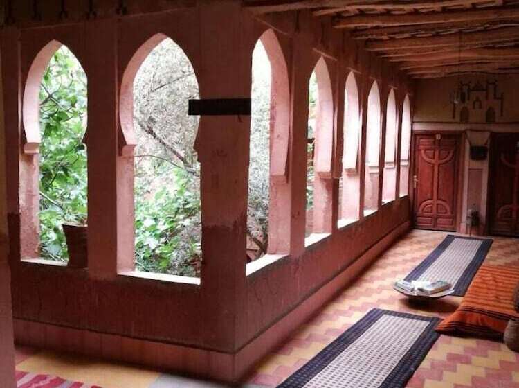 بنسيون Riad Berbèber Boutaghrar