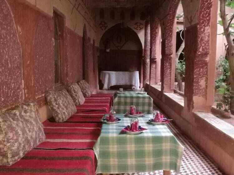 بنسيون Riad Berbèber Boutaghrar