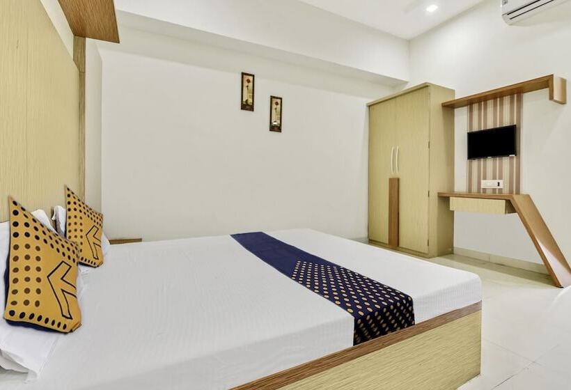 פנסיון Spot On 62545 Sai Resort