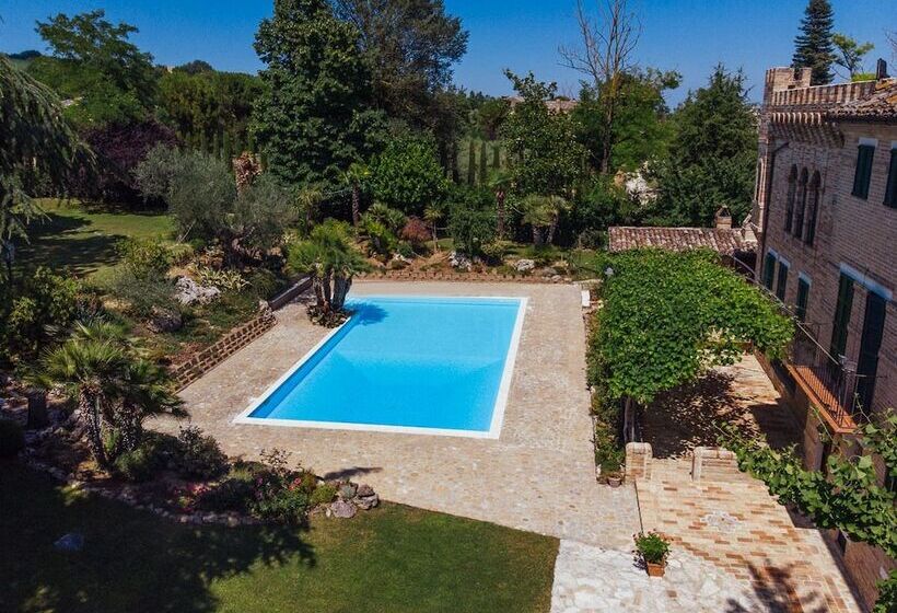 بنسيون Villa De Castelletta